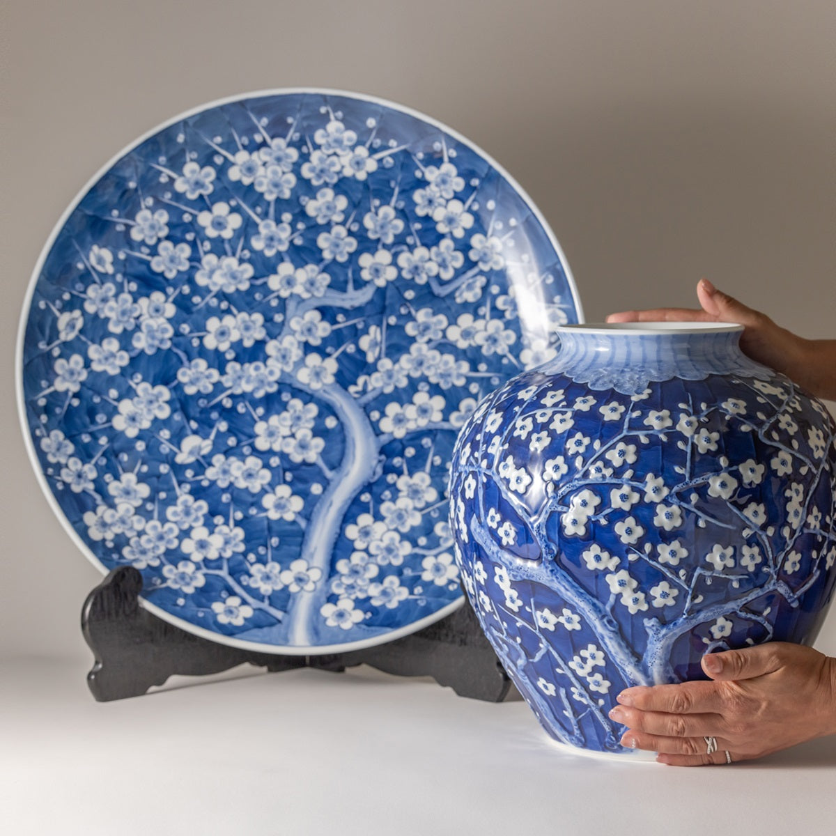 Large dish “Oume” Arita porcelain