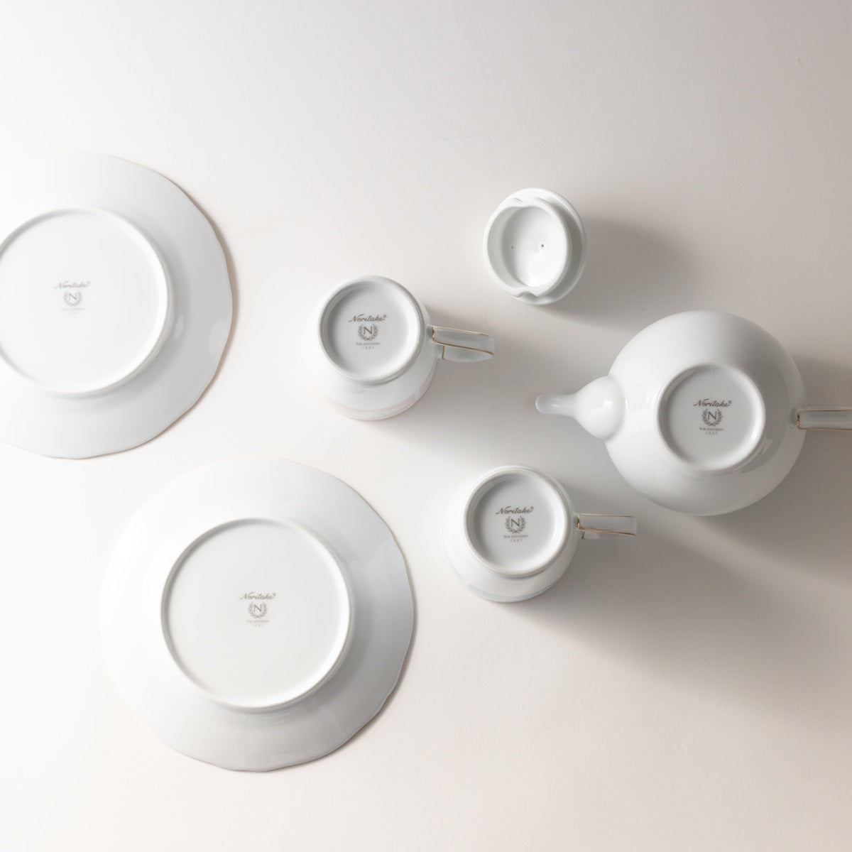 Lacewood Gold Pair of Cups & Tea Pot Noritake