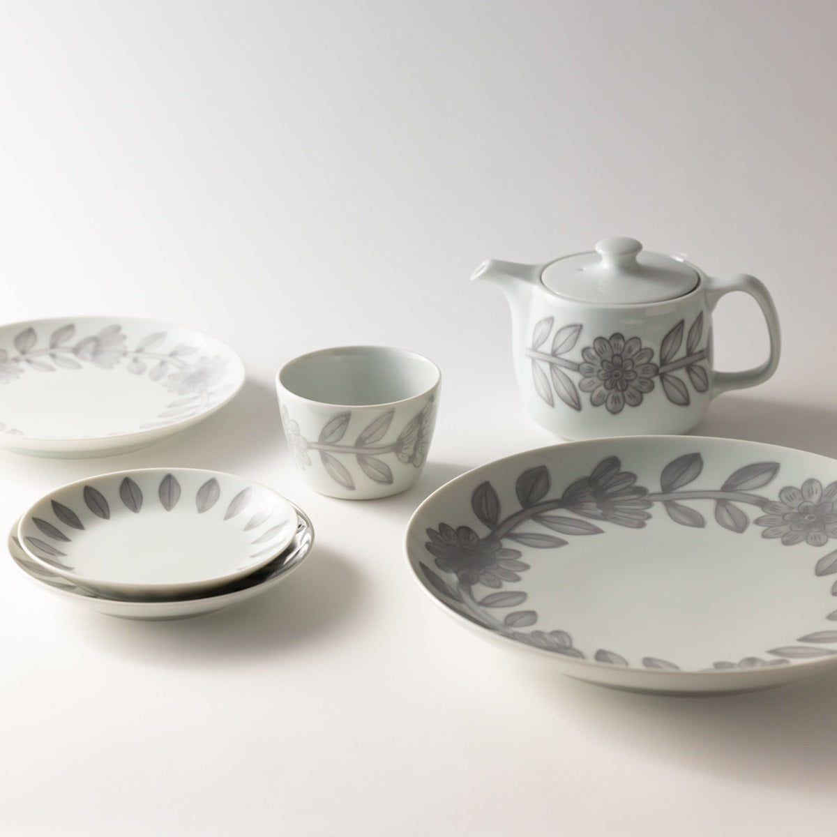 Daisy Series, Hasami Porcelain, Nishiyama